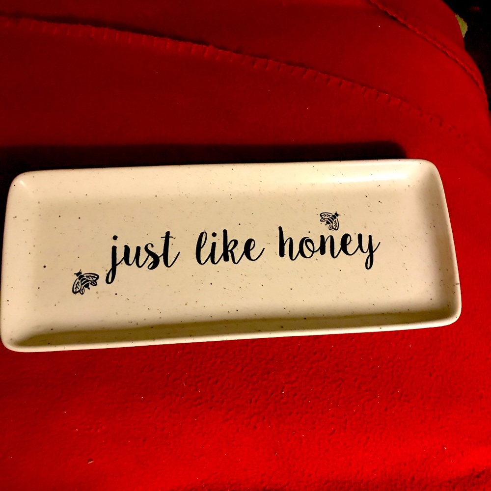 Serving tray.